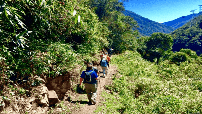 camino a llucmabamba